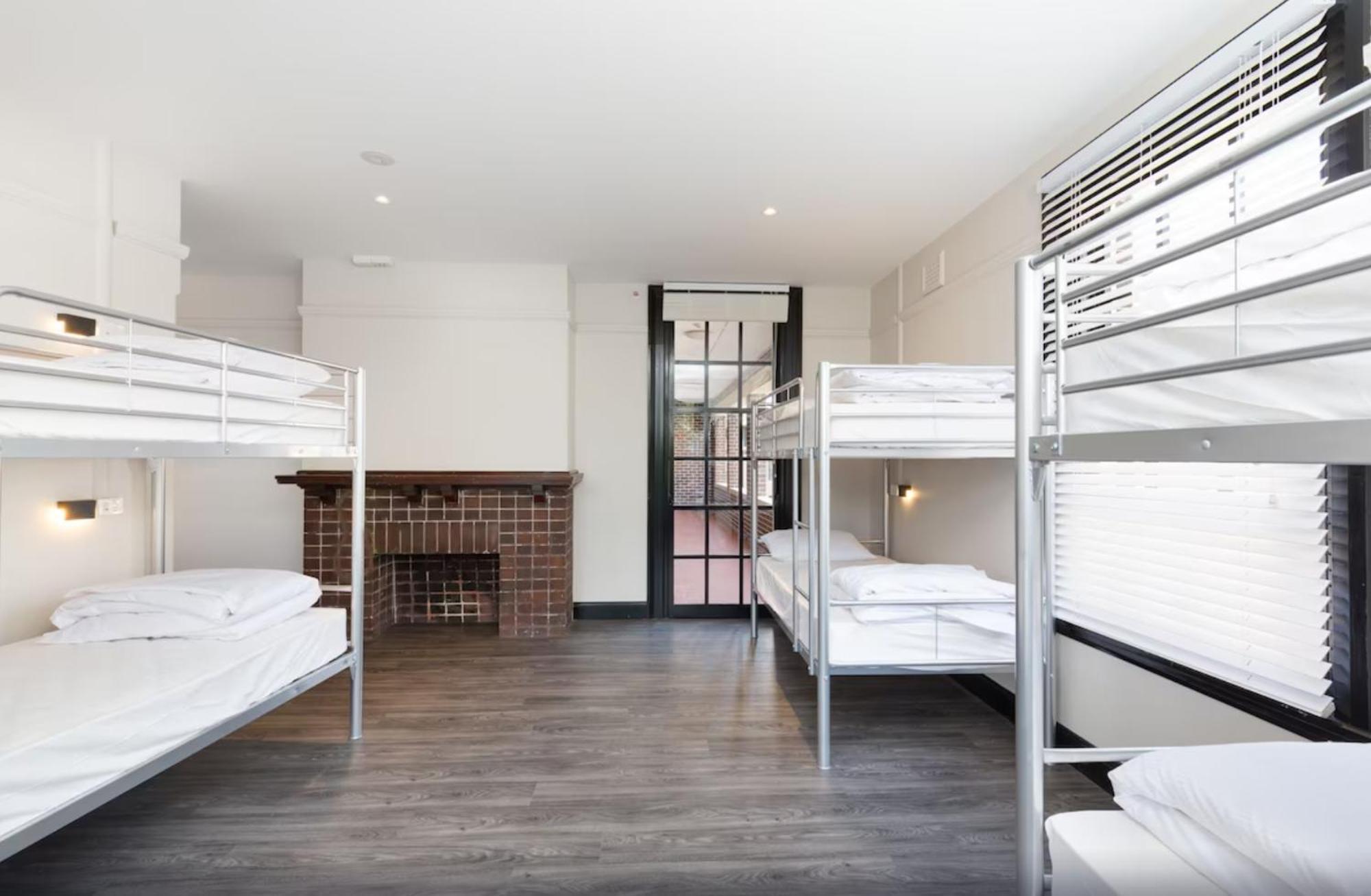 Bed 6-Bed Dormitory Room,1544809108:JPEG